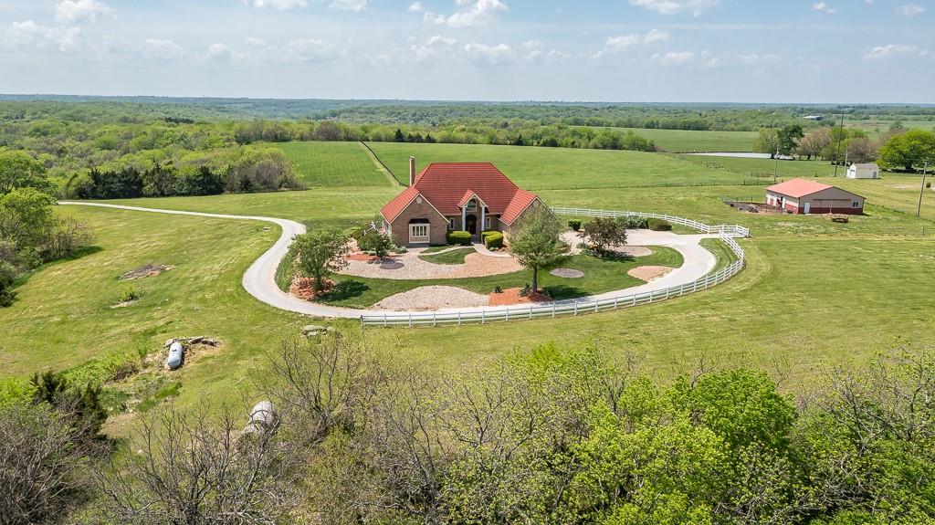 17029 Chieftain Road Tonganoxie, KS 66086 - Photo 9 of 72