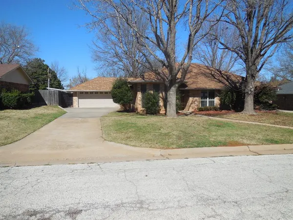 $329,900 | 105 Mustang Drive, Graham, TX 76450