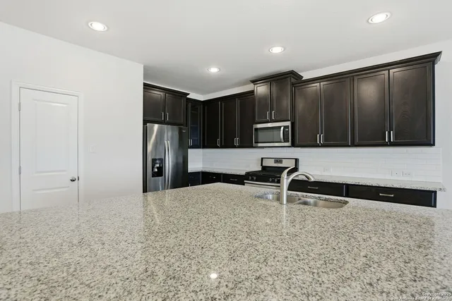 $2,750 | 204 Tiltwood Court, Boerne, TX 78006