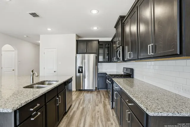 $2,750 | 204 Tiltwood Court, Boerne, TX 78006