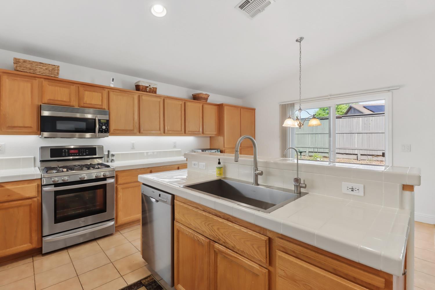 4479 Ruby Landing Way Rancho Cordova, CA 95742 - Photo 24 of 53