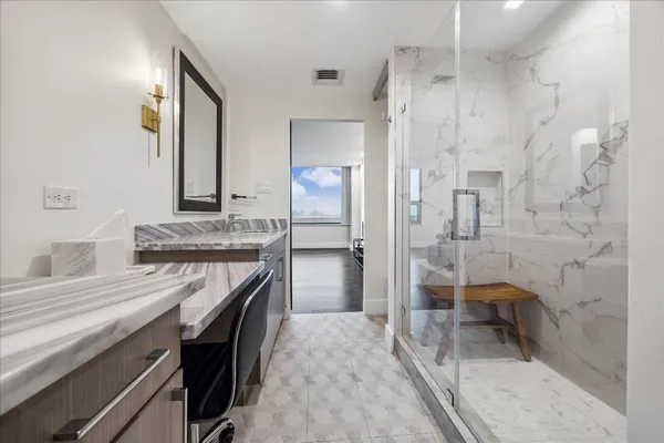 $395,000 | 14 Greenway Plaza, Unit 10P, Houston, TX 77046