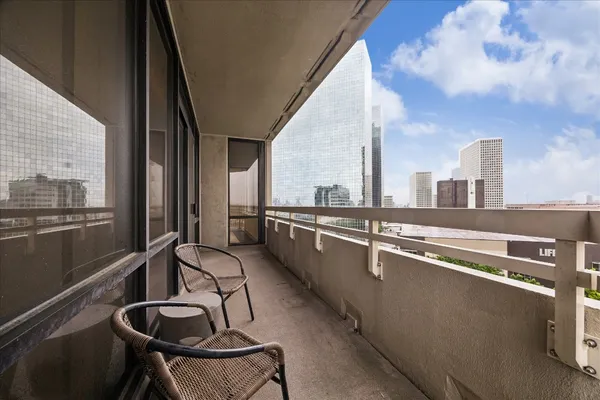 $395,000 | 14 Greenway Plaza, Unit 10P, Houston, TX 77046