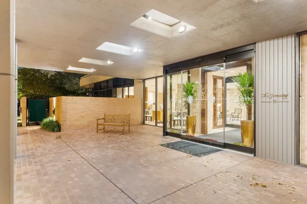 $395,000 | 14 Greenway Plaza, Unit 10P, Houston, TX 77046