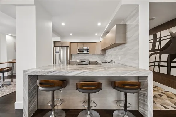 $395,000 | 14 Greenway Plaza, Unit 10P, Houston, TX 77046