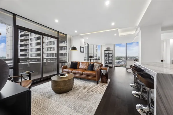 $395,000 | 14 Greenway Plaza, Unit 10P, Houston, TX 77046