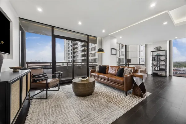 $395,000 | 14 Greenway Plaza, Unit 10P, Houston, TX 77046
