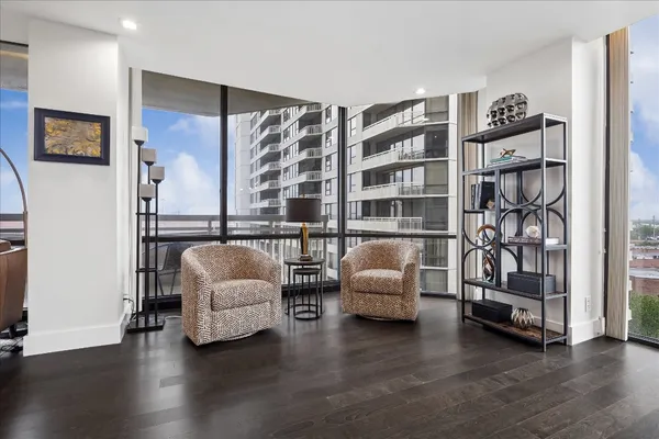 $395,000 | 14 Greenway Plaza, Unit 10P, Houston, TX 77046