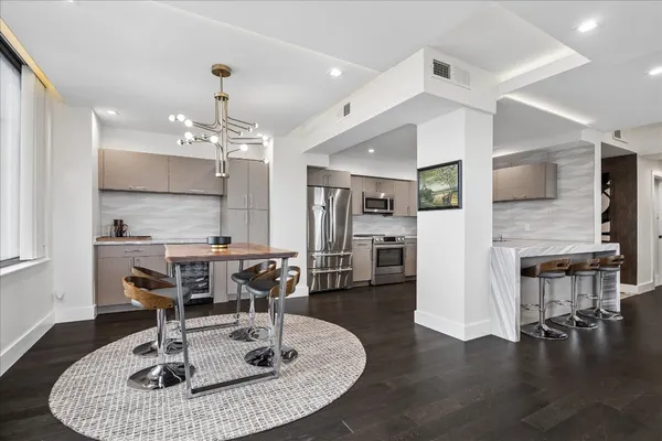 $395,000 | 14 Greenway Plaza, Unit 10P, Houston, TX 77046