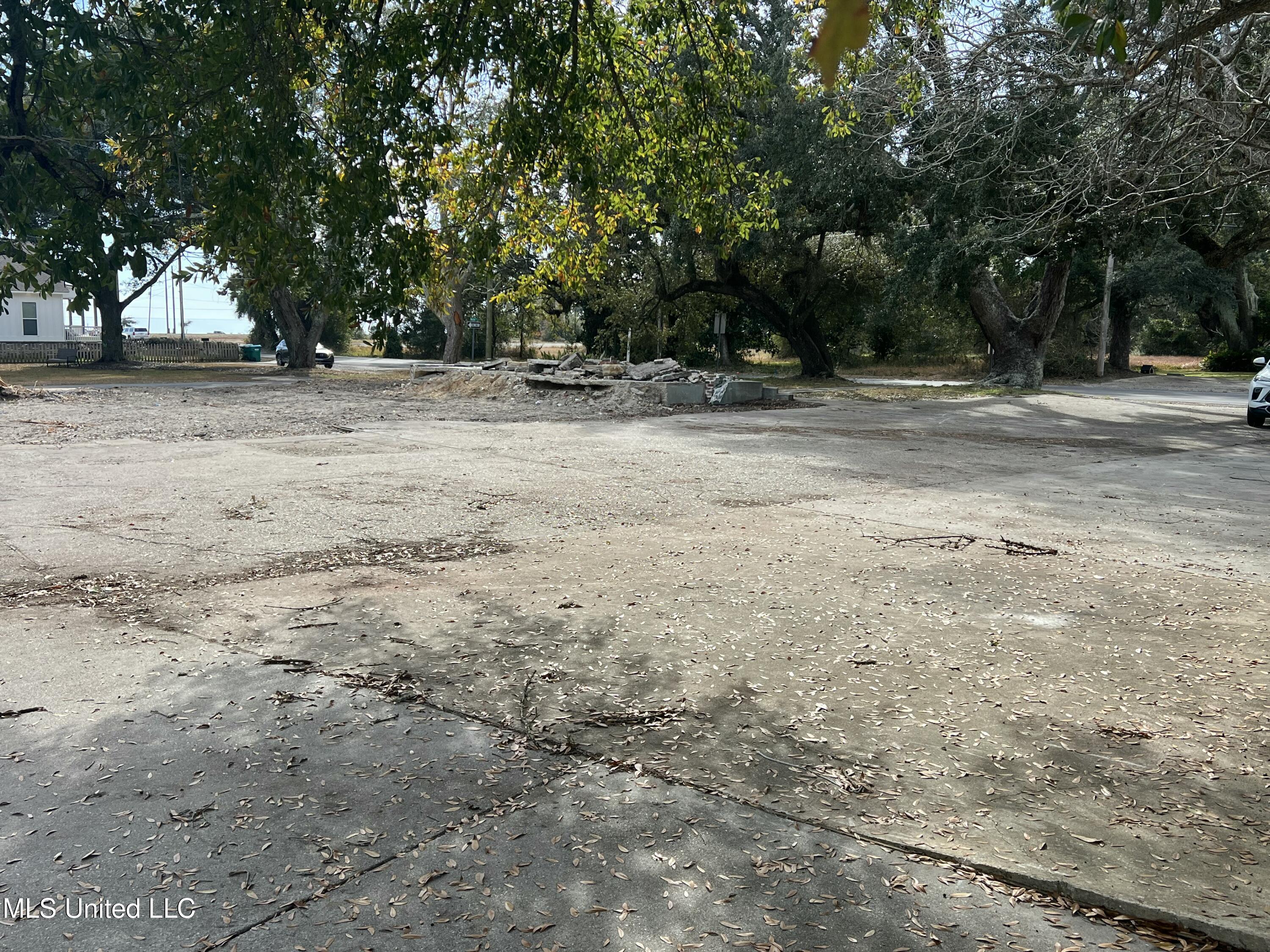 162 Tegarden Road Gulfport, MS 39507 - Photo 2 of 6 IMG_6025