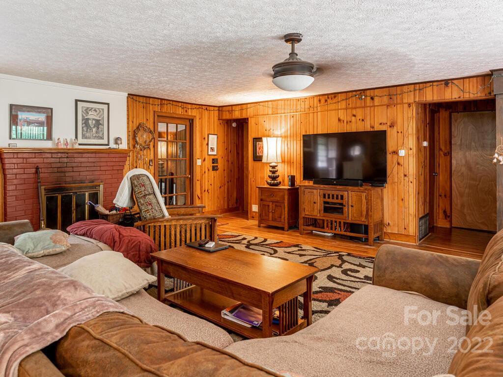 225 North Bearwallow Road Fletcher, NC 28732 - Photo 6 of 37 Gallery Image 6
