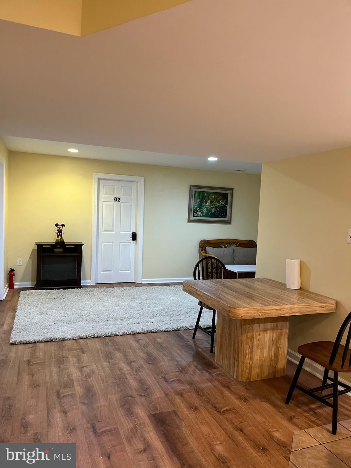 7288 Flaxpool Court Hanover, MD 21076 - Photo 18 of 23 a workspace with furniture