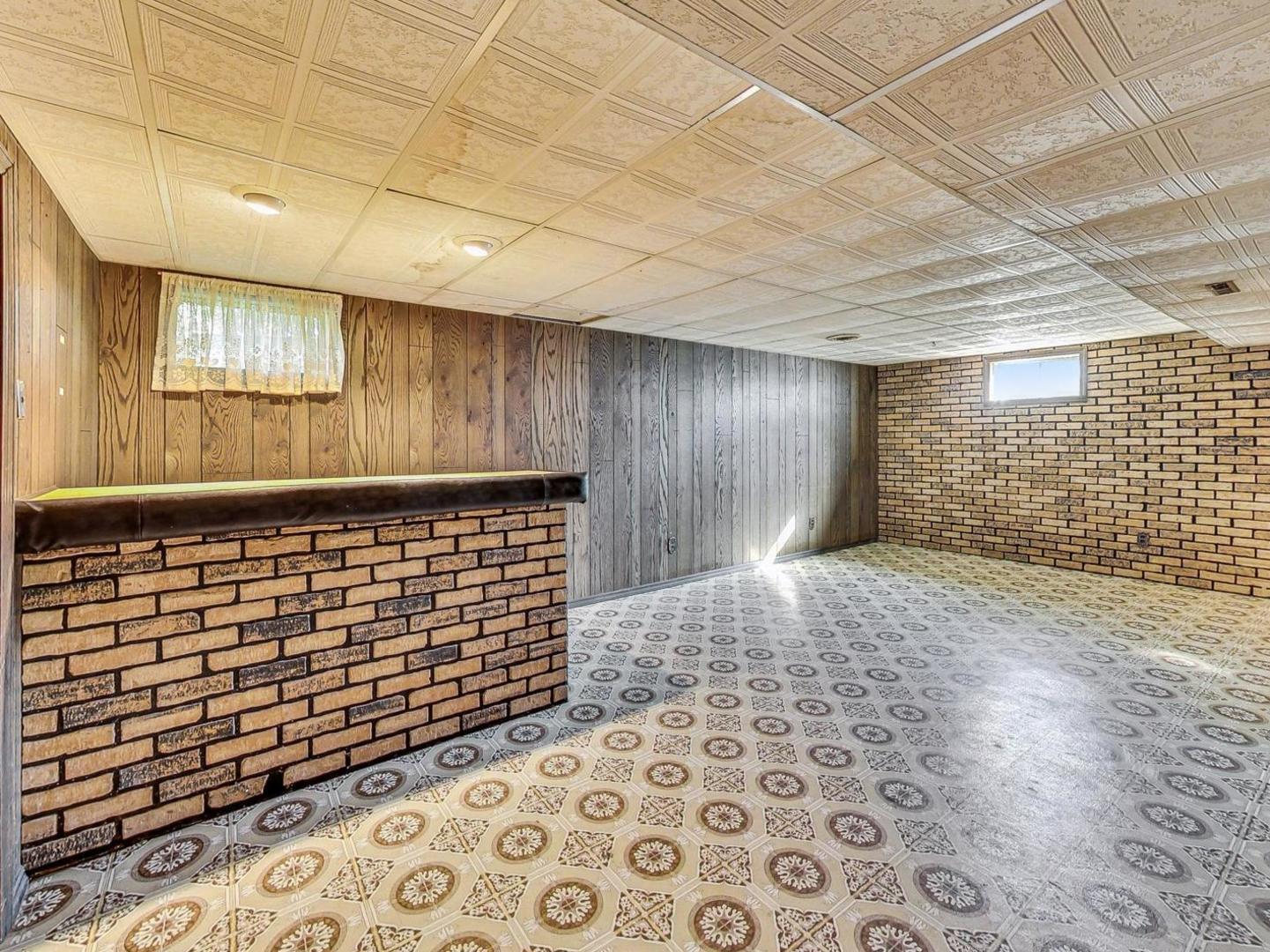 4618 William Street Johnsburg, IL 60051 - Photo 26 of 40 a bathroom with a shower