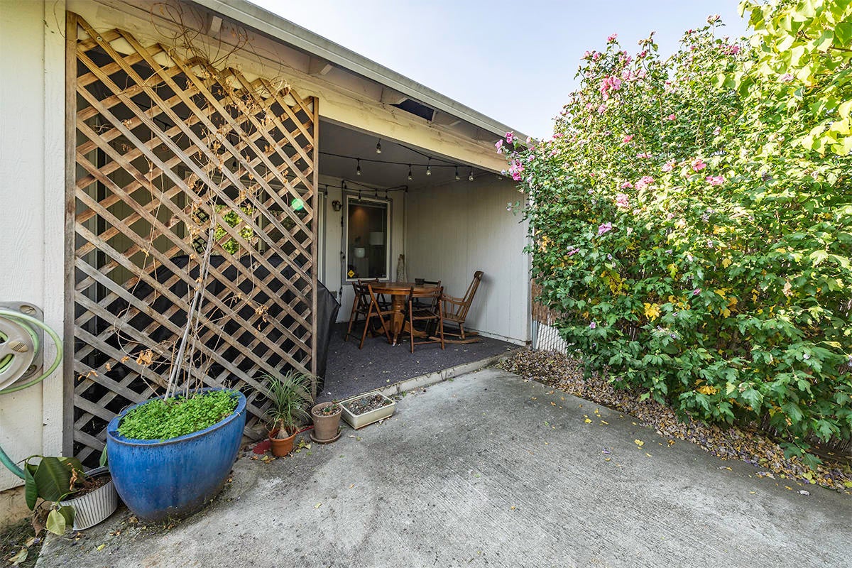 929 Brandi Way Central Point, OR 97502 - Photo 24 of 27 DSC03312-HDR