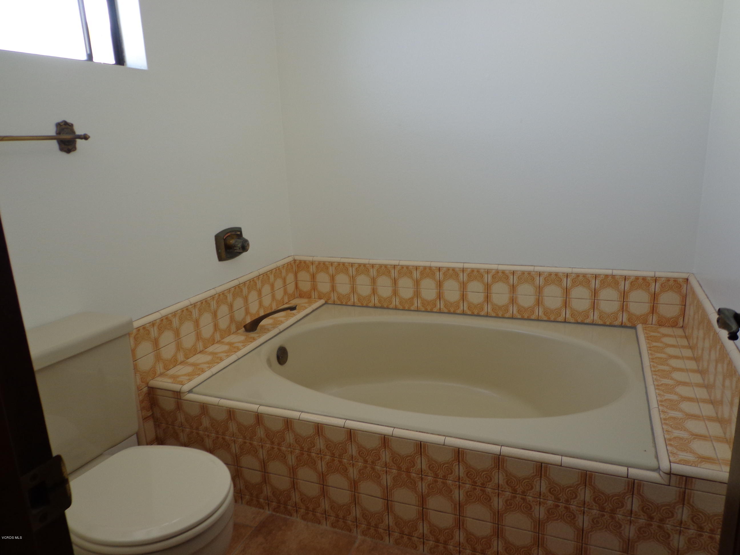 2341 Peninsula Road Oxnard, CA 93035 - Photo 38 of 45 Ravoli and peninsula photos 072