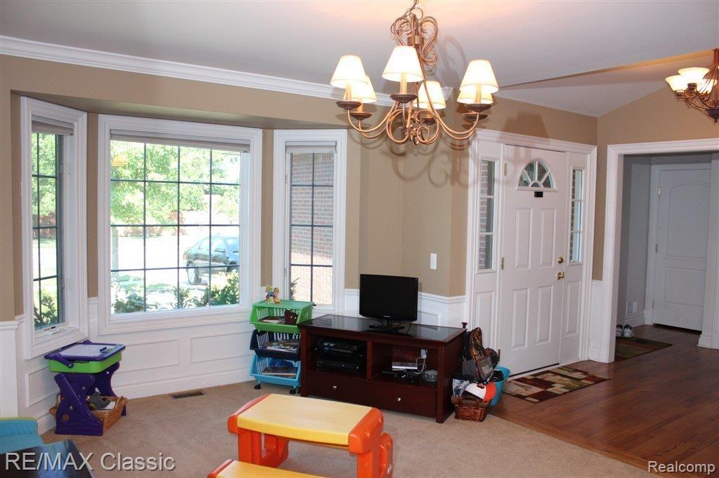 1278 North Lilley Road Canton, MI 48187 - Photo 15 of 25 Dining