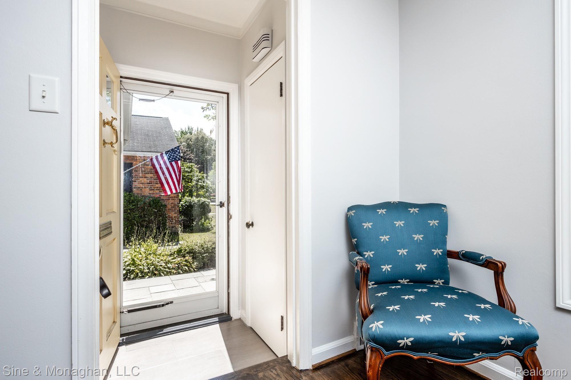 834 Rivard Boulevard Grosse Pointe, MI 48230 - Photo 3 of 48 834 Rivard S009.jpg