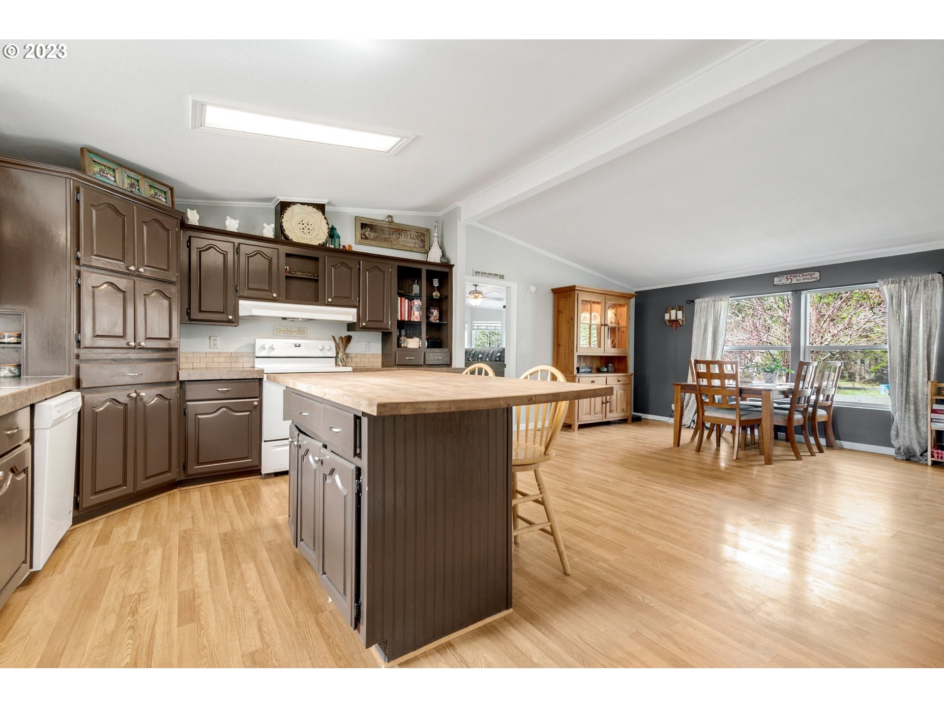 261 Cannavinna Road Carson, WA 98610 - Photo 4 of 20 Gallery Image 4
