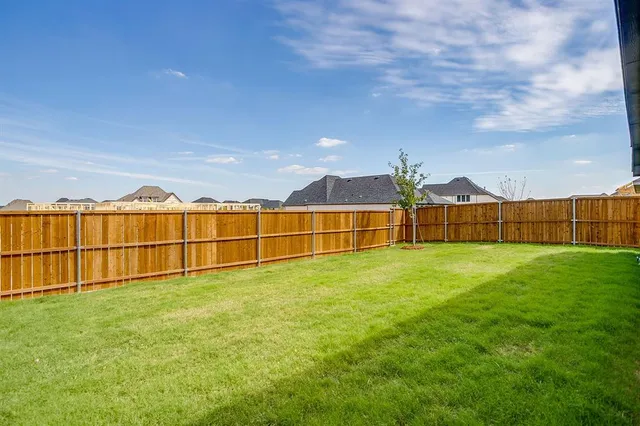 $2,950 | 909 Schuberts Road, Justin, TX 76247