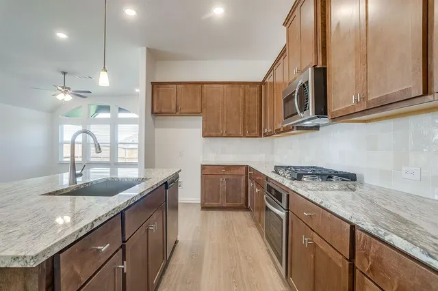 $3,000 | 909 Schuberts Road, Justin, TX 76247