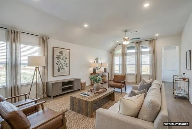 $2,950 | 909 Schuberts Road, Justin, TX 76247