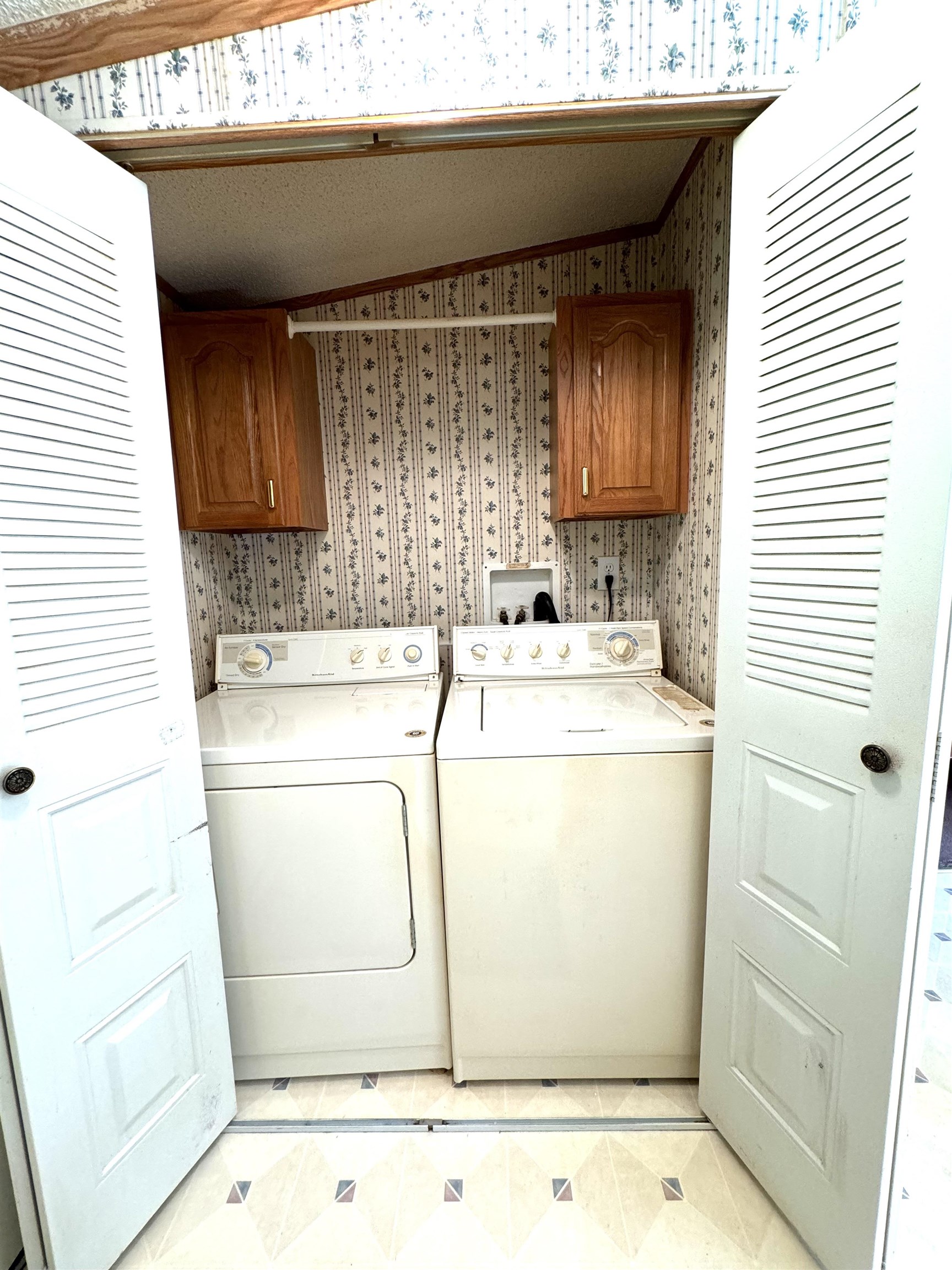 727 Baptist Hill Road, Unit 1 Lunenburg, VT 05906 - Photo 4 of 39