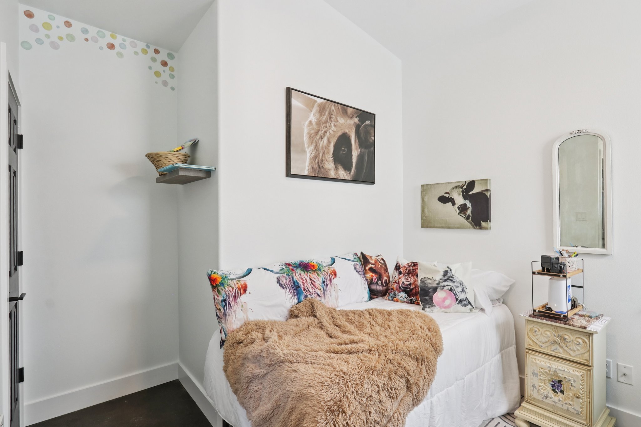 604 Wilhelm Street Bastrop, TX 78602 - Photo 29 of 39 a bedroom with a bed and a table