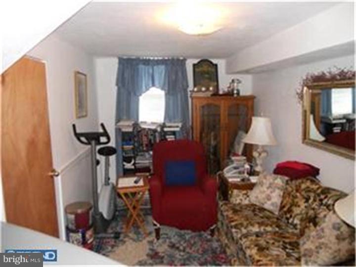 1109 Wynnbrook Road Secane, PA 19018 - Photo 12 of 23