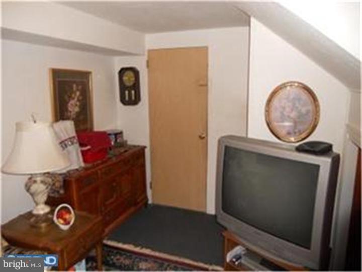 1109 Wynnbrook Road Secane, PA 19018 - Photo 14 of 23