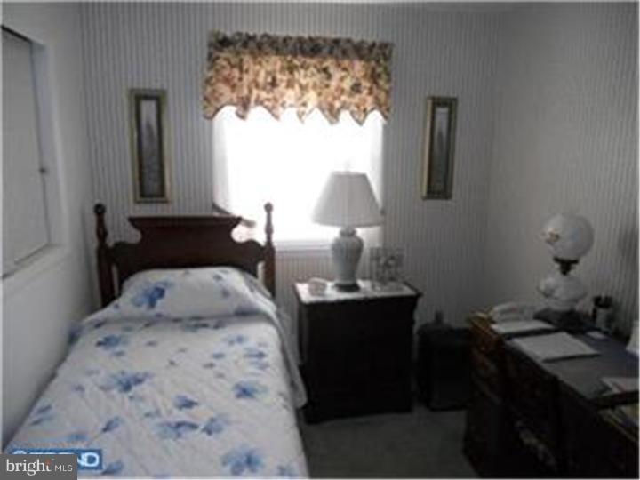 1109 Wynnbrook Road Secane, PA 19018 - Photo 18 of 23