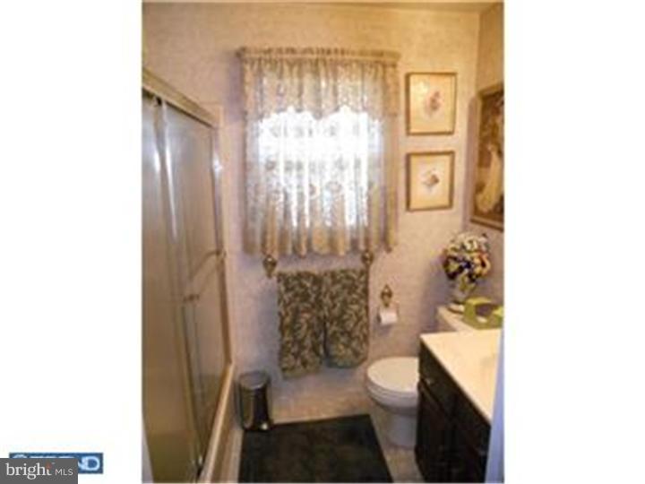 1109 Wynnbrook Road Secane, PA 19018 - Photo 19 of 23