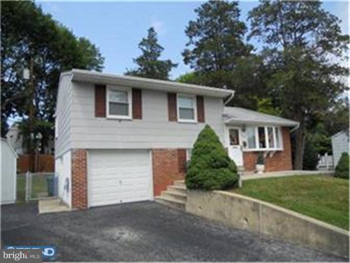 1109 Wynnbrook Road Secane, PA 19018 - Photo 3 of 23