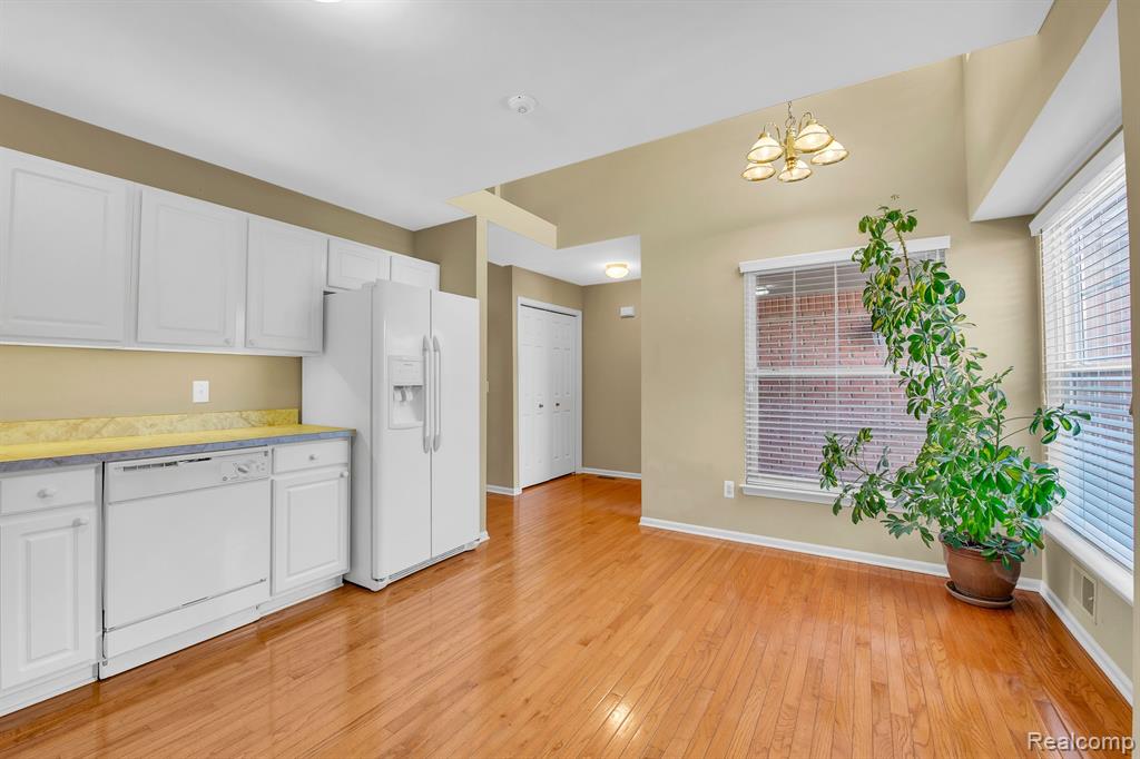 561 Cherry Grove Road Canton, MI 48188 - Photo 7 of 22