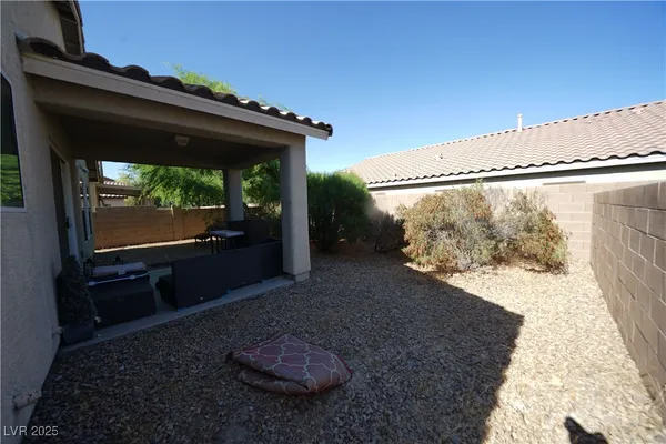 $1,895 | 6040 Eganridge Court, North Las Vegas, NV 89081