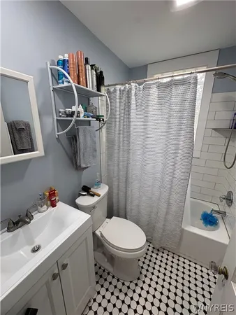 $2,100 | 114 Ashland Avenue, Unit 2, Buffalo, NY 14222