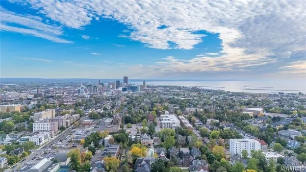 $2,100 | 114 Ashland Avenue, Unit 2, Buffalo, NY 14222