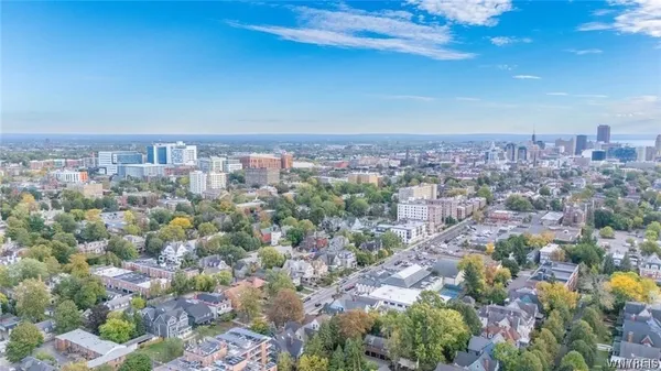 $2,100 | 114 Ashland Avenue, Unit 2, Buffalo, NY 14222