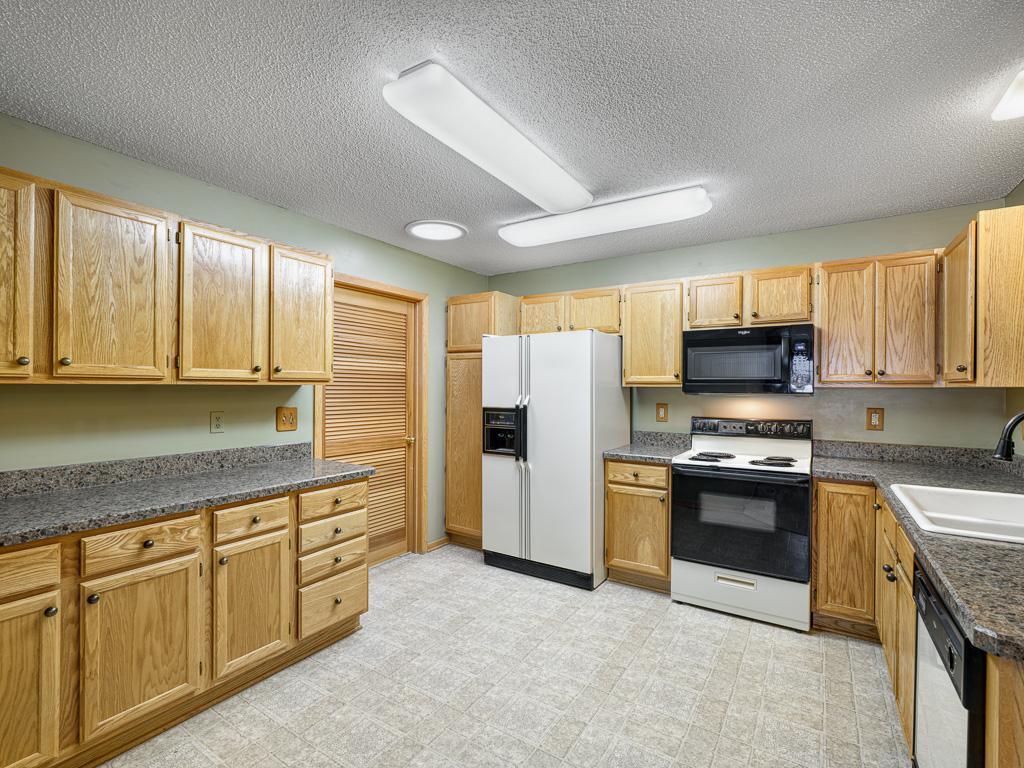 8746 Baxter Way Inver Grove Heights, MN 55076 - Photo 11 of 25