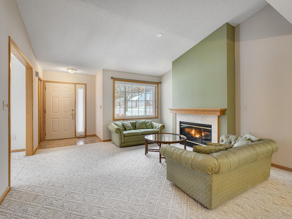 8746 Baxter Way Inver Grove Heights, MN 55076 - Photo 4 of 25