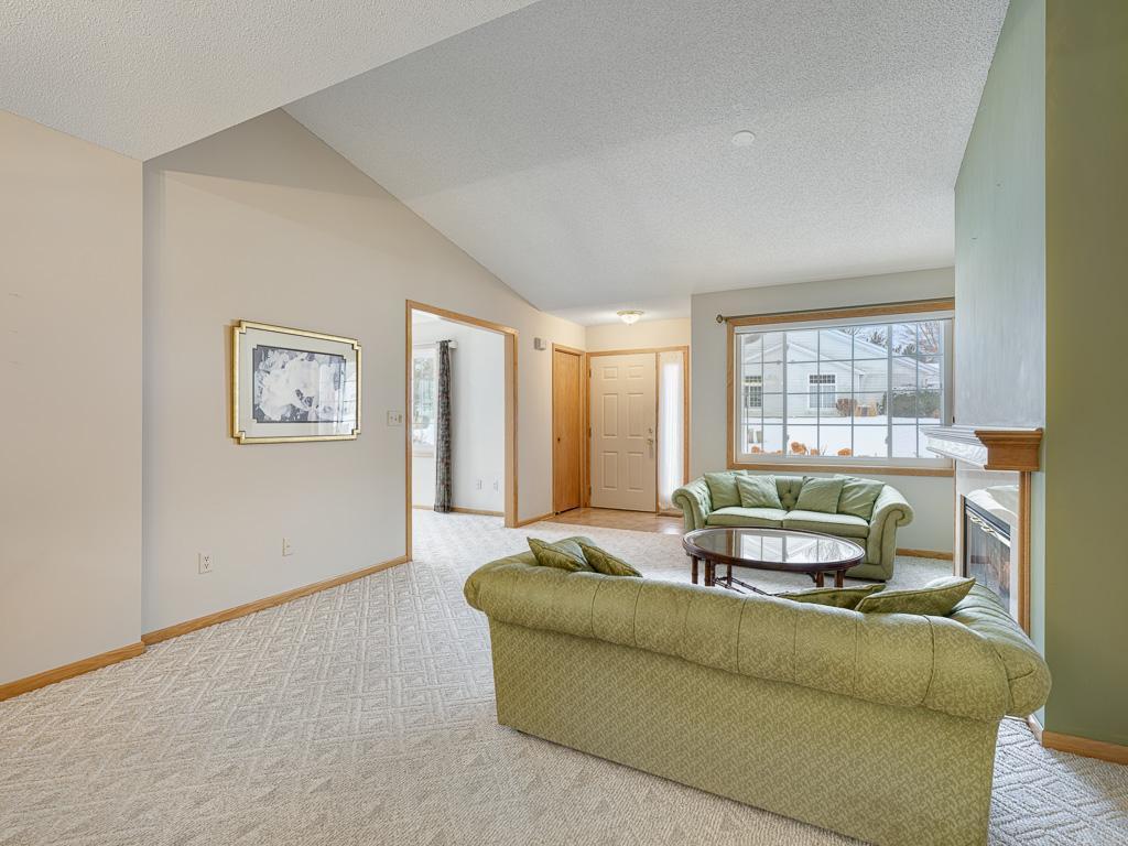 8746 Baxter Way Inver Grove Heights, MN 55076 - Photo 6 of 25