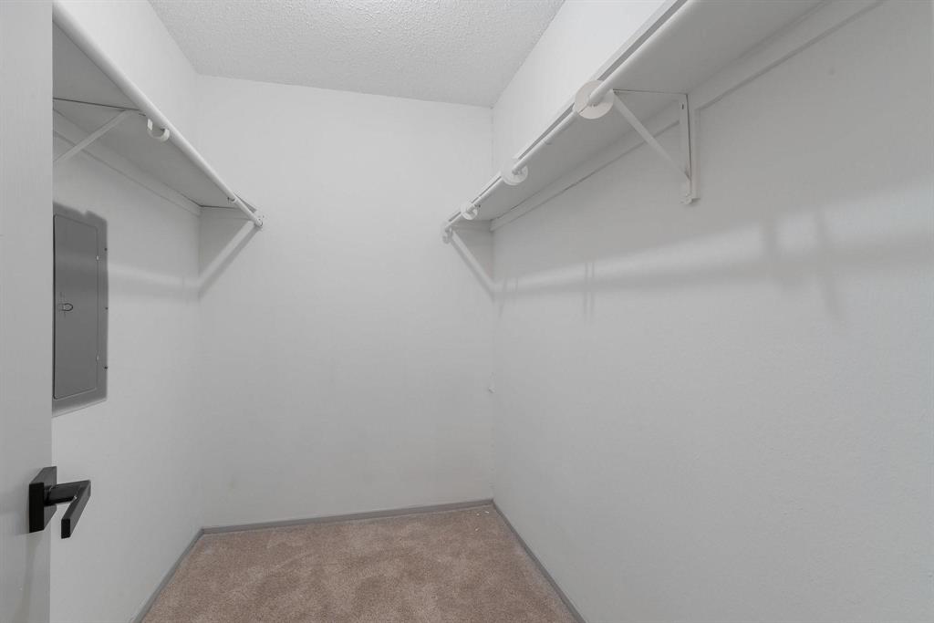5981 Arapaho Road, Unit 305 Dallas, TX 75248 - Photo 30 of 38 a view of small space