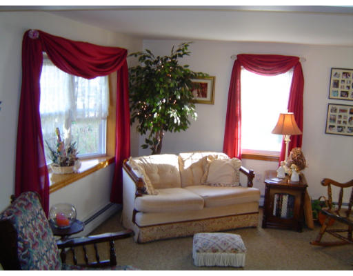 26 Darnell Road Worcester, MA 01606 - Photo 12 of 23 Gallery Image 12
