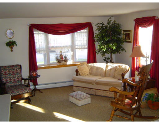 26 Darnell Road Worcester, MA 01606 - Photo 9 of 23 Gallery Image 9