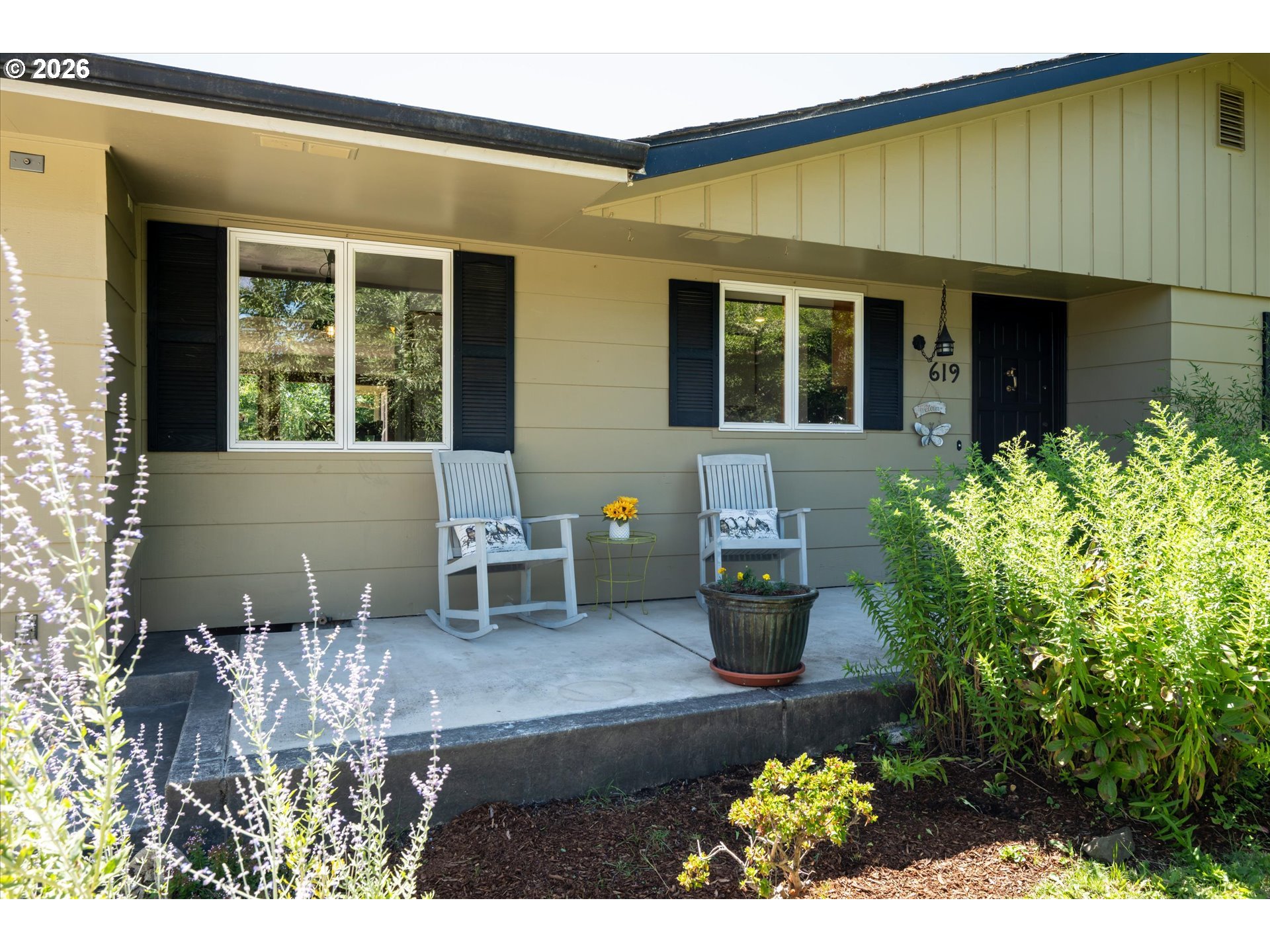 619 Blackstone Street Springfield, OR 97477 - Photo 3 of 34 Porch