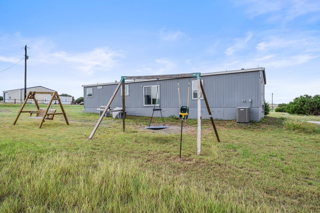 858 County Road 154 Georgetown, TX 78626 - Photo 30 of 33