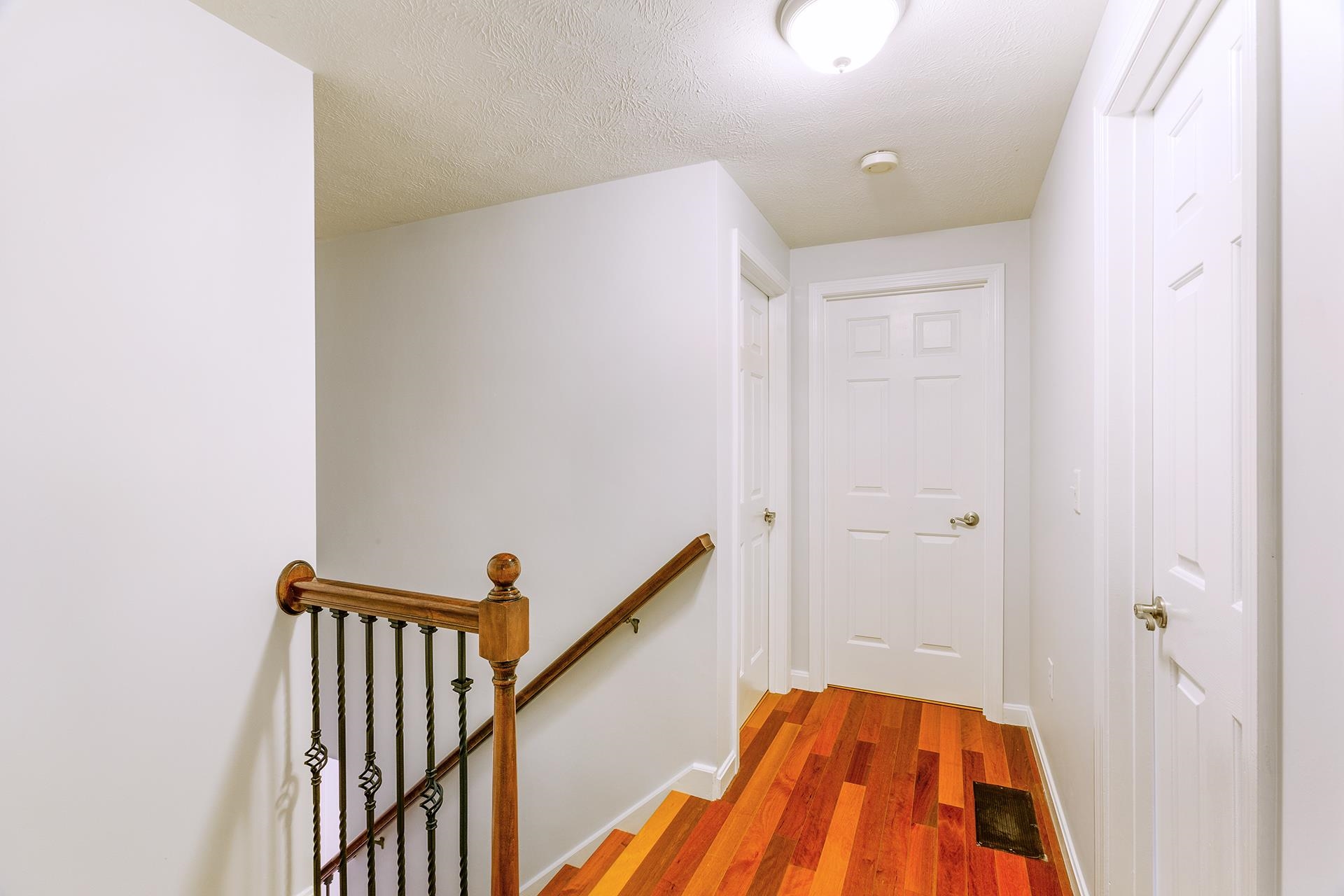 20 Joel Path Hudson, NH 03051 - Photo 11 of 36