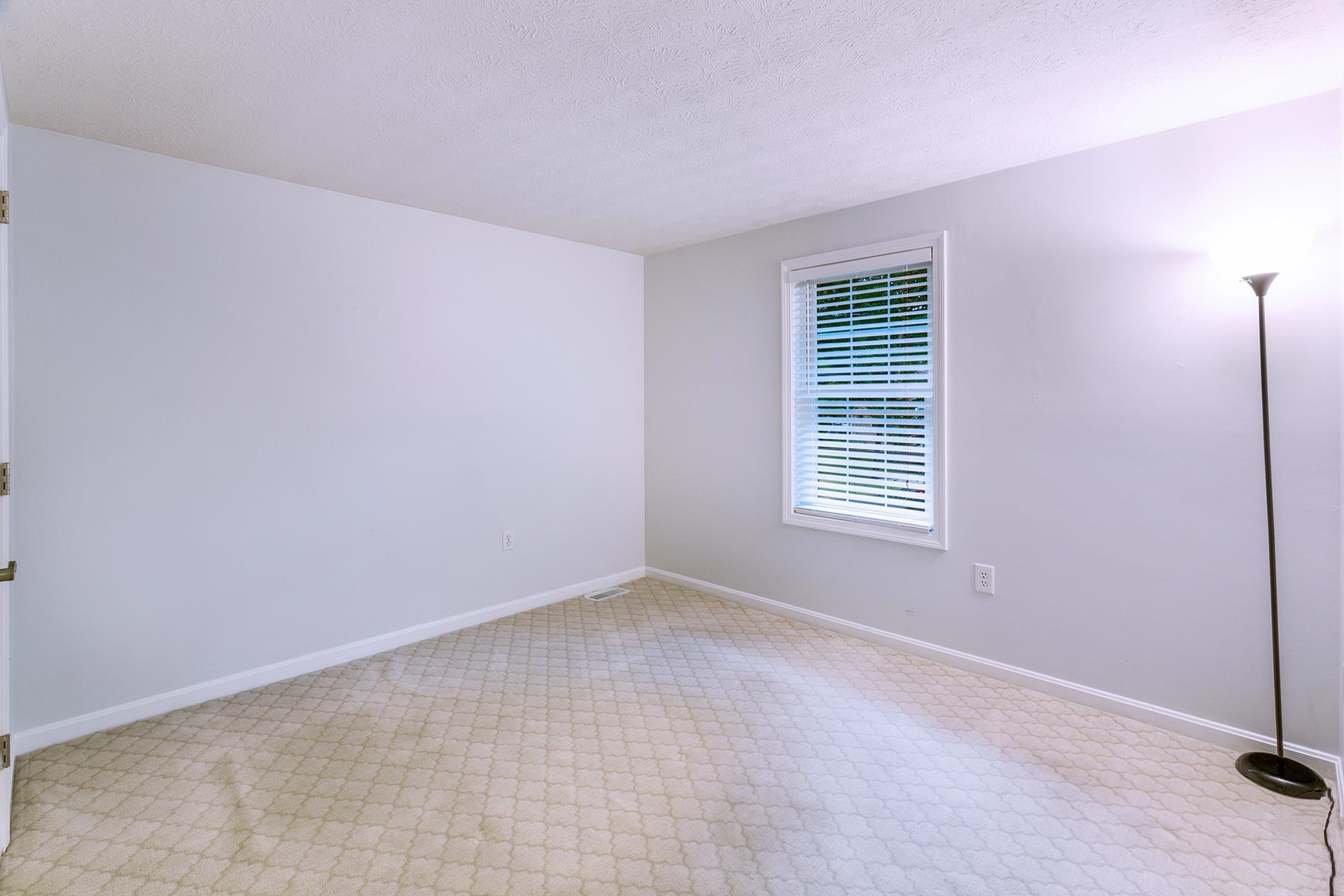 20 Joel Path Hudson, NH 03051 - Photo 14 of 36