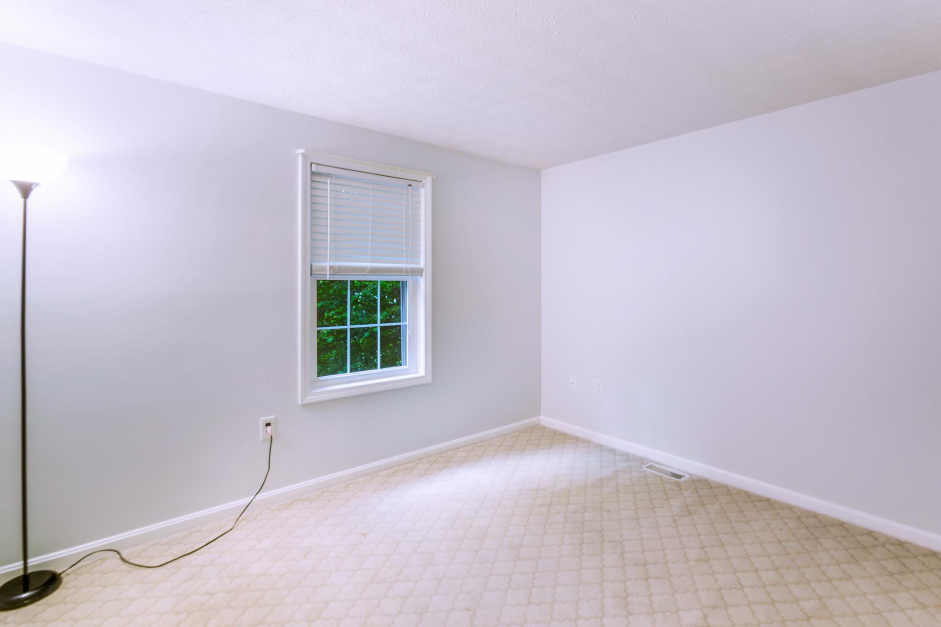 20 Joel Path Hudson, NH 03051 - Photo 16 of 36