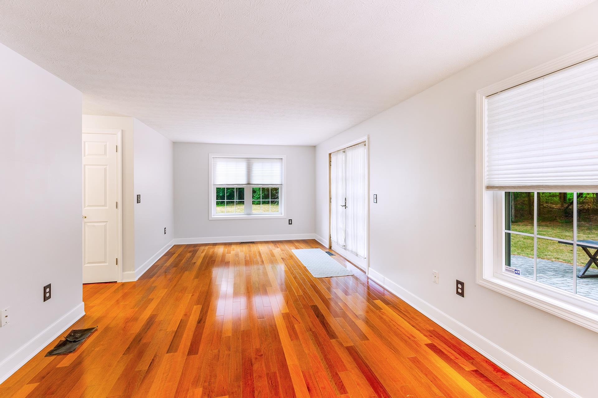 20 Joel Path Hudson, NH 03051 - Photo 8 of 36