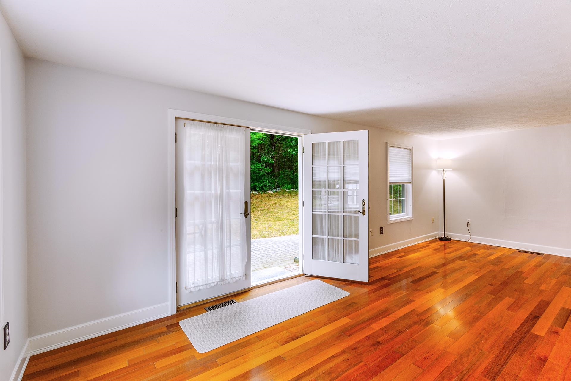 20 Joel Path Hudson, NH 03051 - Photo 9 of 36